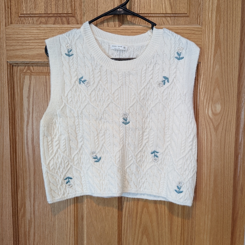 Miss Love Embroidered Cropped Tank | M